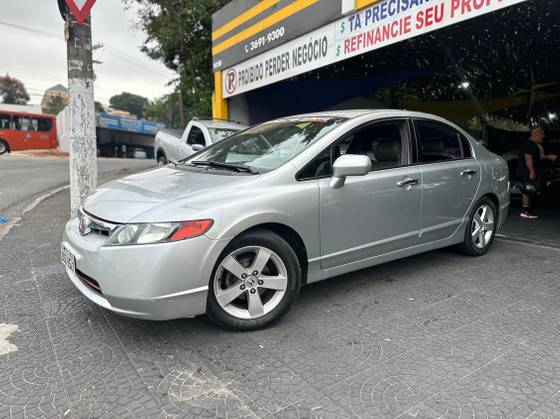 HONDA CIVIC 1.8 LXS 16V GASOLINA 4P AUTOMÁTICO