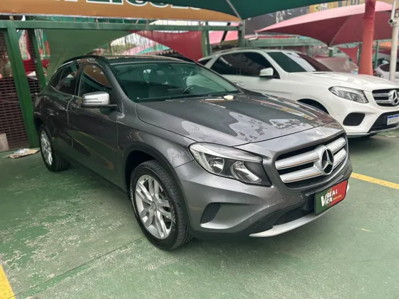 MERCEDES-BENZ GLA 200 1.6 CGI STYLE 16V TURBO FLEX 4P AUTOMÁTICO