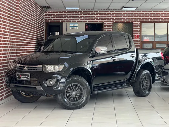 MITSUBISHI L200 TRITON 3.5 HPE 4X4 CD V6 24V FLEX 4P AUTOMÁTICO