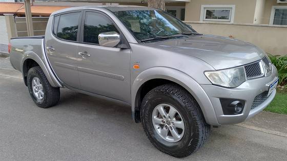 MITSUBISHI L200 TRITON 3.5 HPE 4X4 CD V6 24V FLEX 4P AUTOMÁTICO