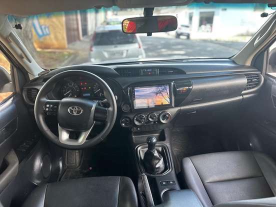 TOYOTA-HILUX-2019