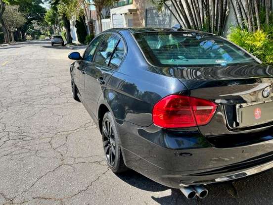 BMW-325i-2.5 SEDAN 24V GASOLINA 4P AUTOMÁTICO BMW-325i-2007