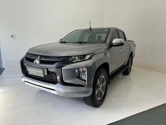 MITSUBISHI L200 TRITON 2.4 16V TURBO DIESEL SPORT HPE-S CD 4P 4X4 AUTOMÁTICO