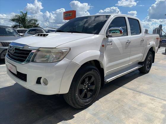 TOYOTA HILUX 3.0 SR 4X4 CD 16V TURBO INTERCOOLER DIESEL 4P AUTOMÁTICO