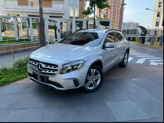 MERCEDES-BENZ GLA 200 1.6 CGI FLEX STYLE 7G-DCT