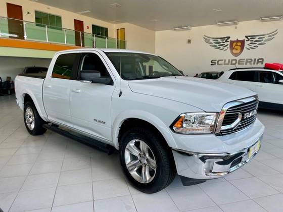 RAM CLASSIC 5.7 V8 GASOLINA LARAMIE CD 4X4 AUTOMÁTICO