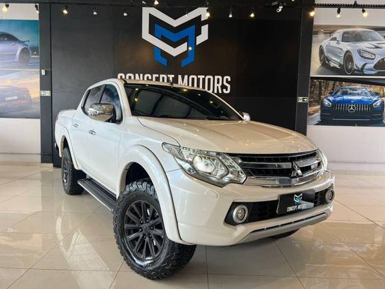 MITSUBISHI L200 TRITON 2.4 16V TURBO DIESEL SPORT HPE-S CD 4P 4X4 AUTOMÁTICO