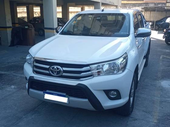 TOYOTA HILUX 2.8 STD 4X4 CD 16V DIESEL 4P MANUAL