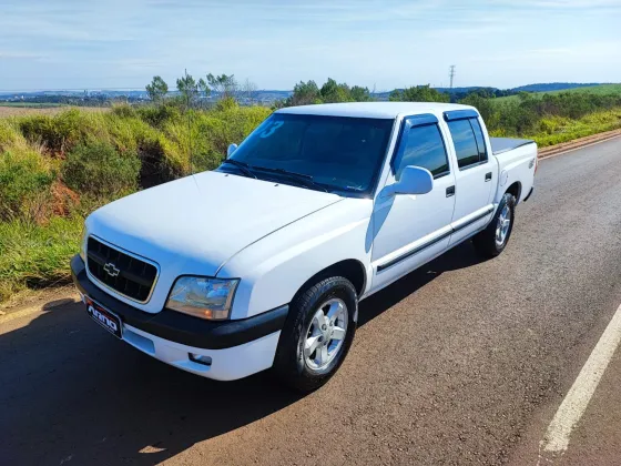 CHEVROLET S10 2.8 DLX 4X4 CD 12V TURBO INTERCOOLER DIESEL 4P MANUAL