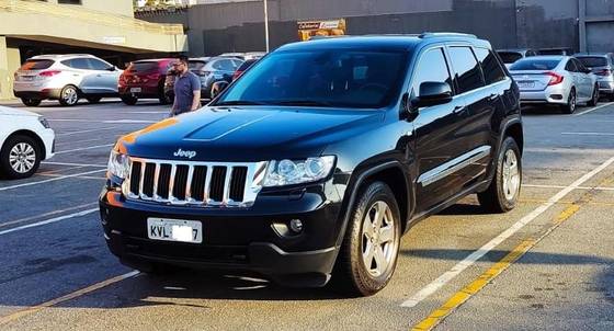 JEEP GRAND CHEROKEE 3.6 LAREDO 4X4 V6 24V GASOLINA 4P AUTOMÁTICO