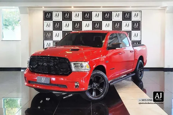 RAM CLASSIC 5.7 V8 GASOLINA LARAMIE CD 4X4 AUTOMÁTICO