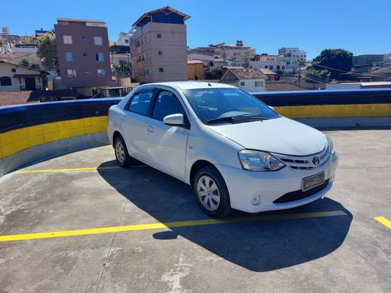 TOYOTA ETIOS 1.5 XS SEDAN 16V FLEX 4P MANUAL