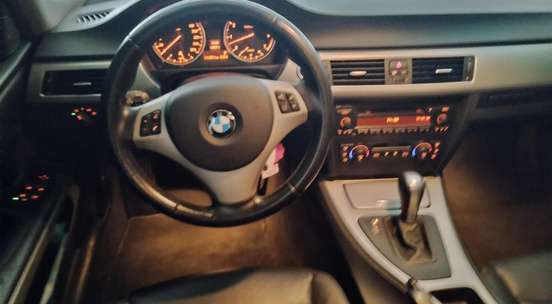 BMW-325i-2006
