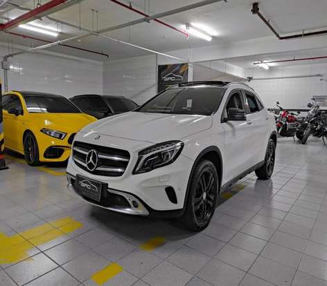 MERCEDES-BENZ-GLA 200-2015