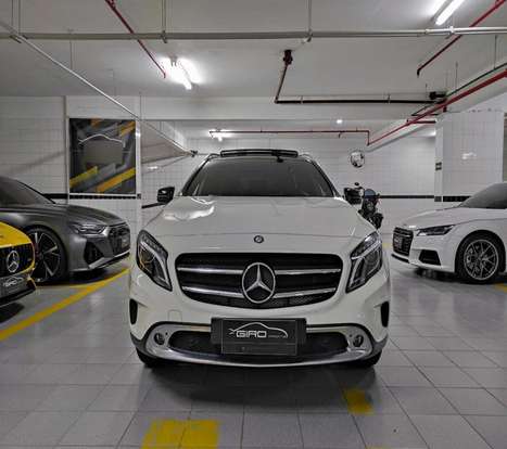 MERCEDES-BENZ-GLA 200-2015