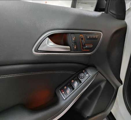 MERCEDES-BENZ-GLA 200-2015