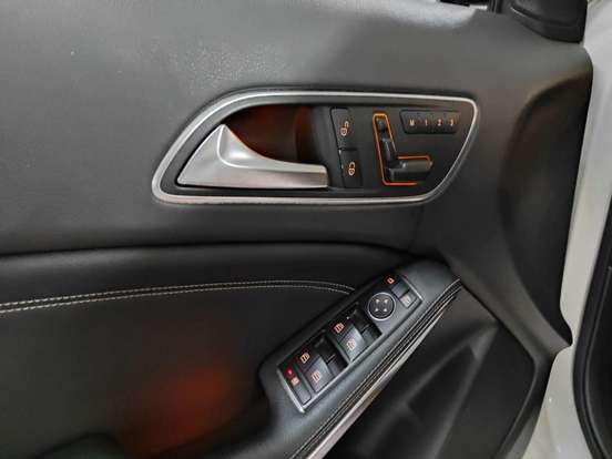MERCEDES-BENZ-GLA 200-1.6 CGI ENDURO 16V TURBO FLEX 4P AUTOMÁTICO MERCEDES-BENZ-GLA 200-2015