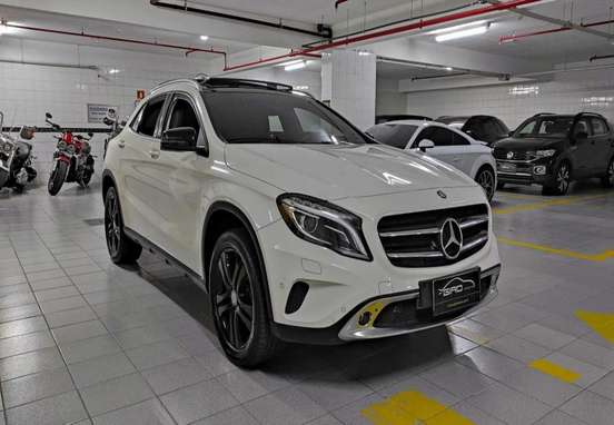 MERCEDES-BENZ-GLA 200-2015