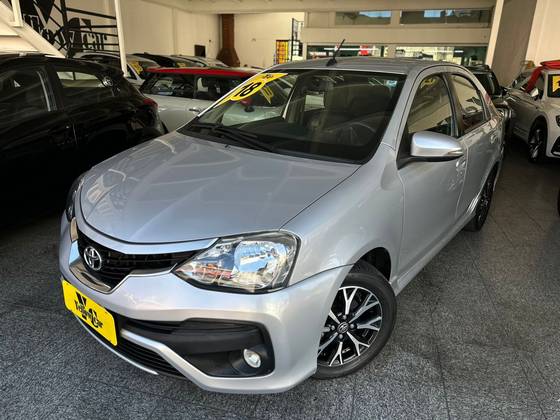 TOYOTA ETIOS 1.5 PLATINUM SEDAN 16V FLEX 4P AUTOMÁTICO