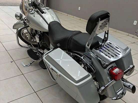 HARLEY-DAVIDSON-ROAD KING CLASSIC HARLEY-DAVIDSON-ROAD KING CLASSIC-2010