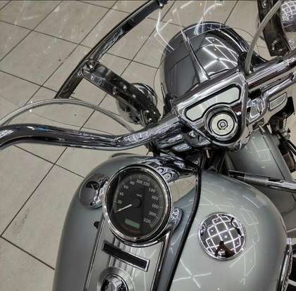 HARLEY-DAVIDSON-ROAD KING CLASSIC-2010
