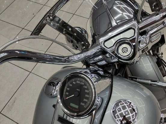 HARLEY-DAVIDSON-ROAD KING CLASSIC HARLEY-DAVIDSON-ROAD KING CLASSIC-2010