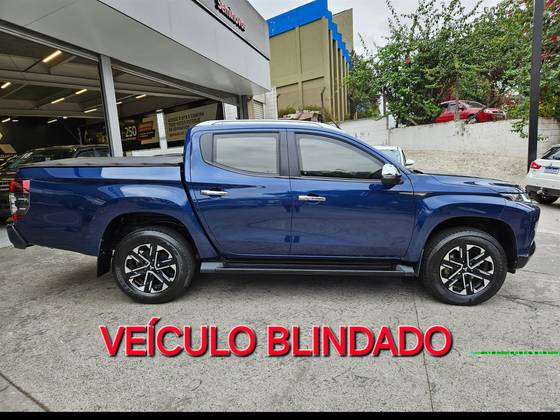 MITSUBISHI L200 TRITON 2.4 16V TURBO DIESEL SPORT HPE-S CD 4P 4X4 AUTOMÁTICO