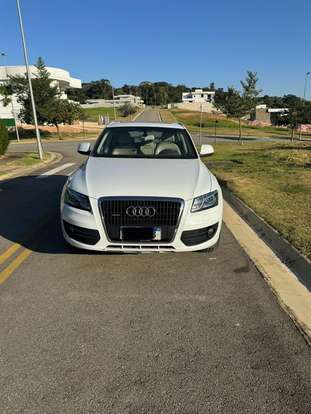 AUDI-Q5-2011