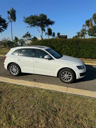 AUDI-Q5-2011