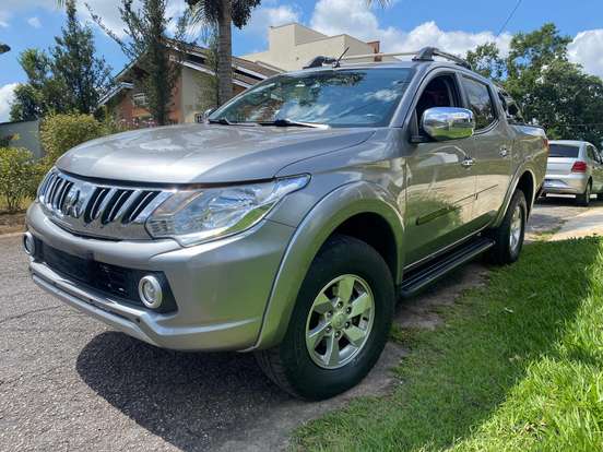 MITSUBISHI-L200 TRITON-2.4 16V TURBO DIESEL SPORT HPE TOP CD 4P 4X4 AUTOMÁTICO MITSUBISHI-L200 TRITON-2017