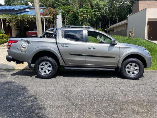 MITSUBISHI-L200 TRITON-2.4 16V TURBO DIESEL SPORT HPE TOP CD 4P 4X4 AUTOMÁTICO MITSUBISHI-L200 TRITON-2017