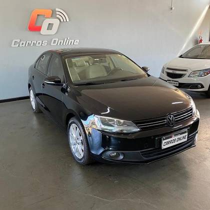 VOLKSWAGEN JETTA 2.0 COMFORTLINE FLEX 4P TIPTRONIC