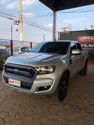 FORD RANGER 2.2 XLS 4X4 CD 16V DIESEL 4P AUTOMÁTICO