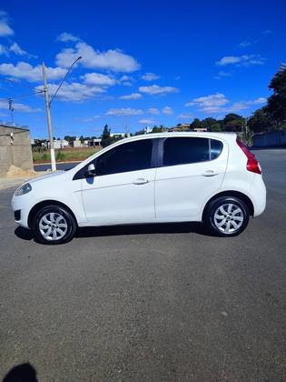 FIAT PALIO 1.4 MPI ATTRACTIVE WEEKEND 8V FLEX 4P MANUAL