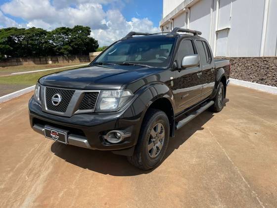 NISSAN FRONTIER 2.5 SV ATTACK 10 ANOS 4X2 CD TURBO ELETRONIC DIESEL 4P MANUAL