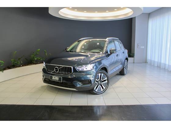 VOLVO XC40 1.5 T5 RECHARGE MOMENTUM GEARTRONIC