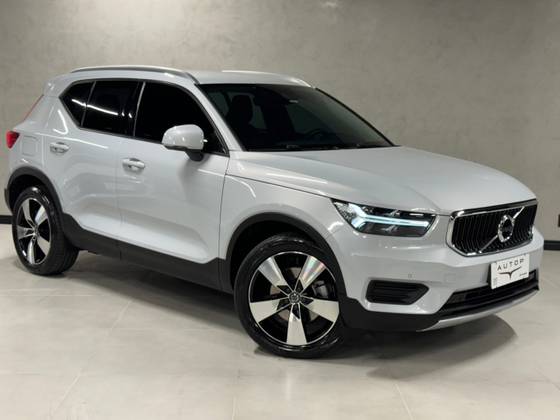 VOLVO XC40 2.0 T4 GASOLINA MOMENTUM GEARTRONIC