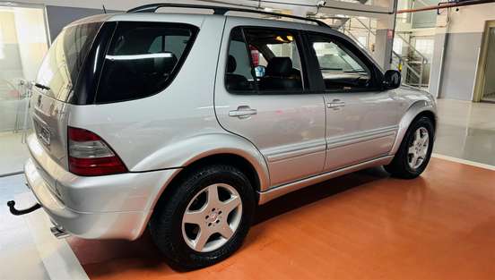MERCEDES-BENZ-ML 55 AMG-2001