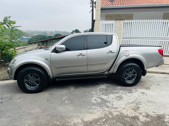 MITSUBISHI L200 TRITON 3.2 HPE 4X4 CD 16V TURBO INTERCOOLER DIESEL 4P AUTOMÁTICO