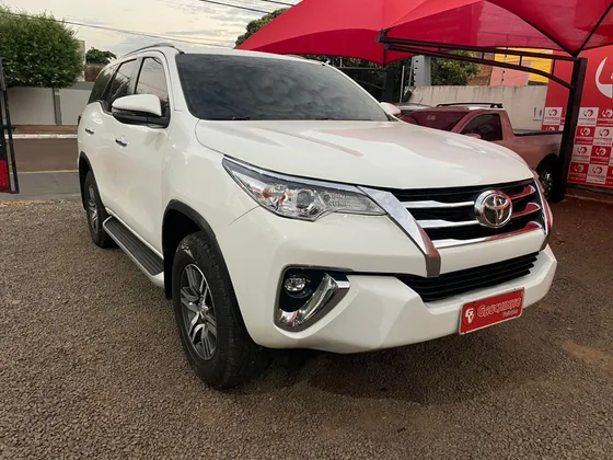 TOYOTA HILUX SW4 2.7 SRV 7 LUGARES 4X2 16V FLEX 4P AUTOMÁTICO