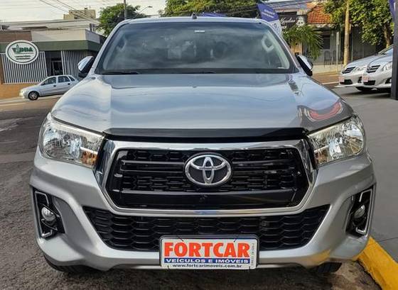 TOYOTA HILUX 2.8 SRV 4X4 CD 16V DIESEL 4P AUTOMÁTICO