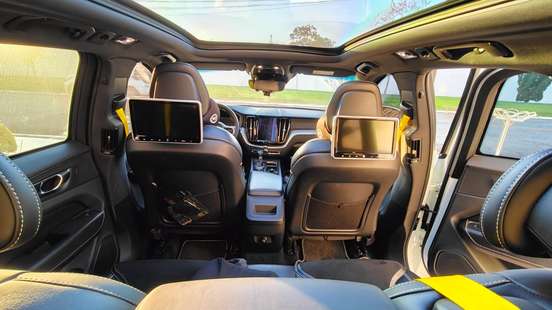 VOLVO-XC60-2017