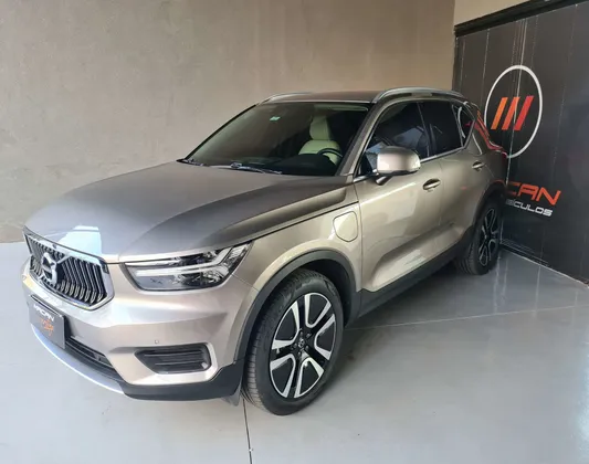 VOLVO XC40 1.5 T5 RECHARGE MOMENTUM GEARTRONIC