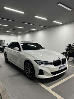 BMW-320i-2022