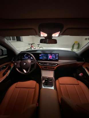 BMW-320i-2022
