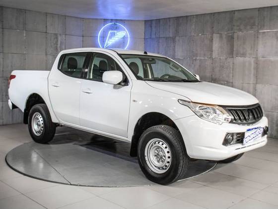 MITSUBISHI L200 TRITON 2.4 16V TURBO DIESEL OUTDOOR HPE CD 4X4 AUTOMÁTICO