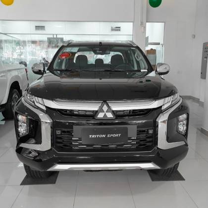 MITSUBISHI L200 TRITON 2.4 16V TURBO DIESEL SPORT HPE-S CD 4P 4X4 AUTOMÁTICO