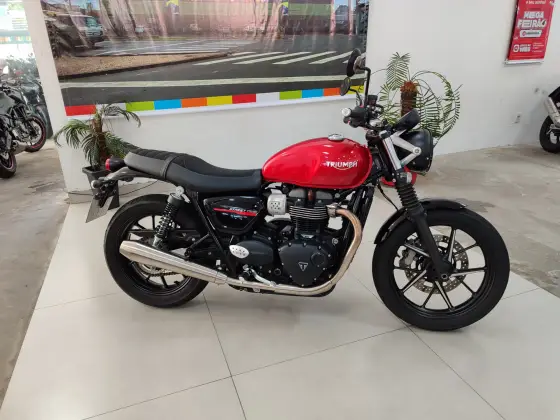 TRIUMPH STREET TWIN TRIUMPH STREET TWIN