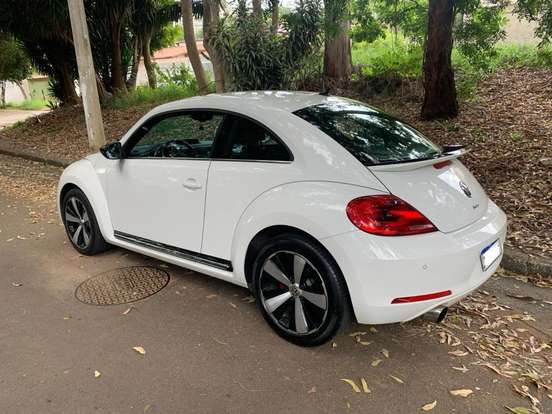 VOLKSWAGEN-FUSCA-2012