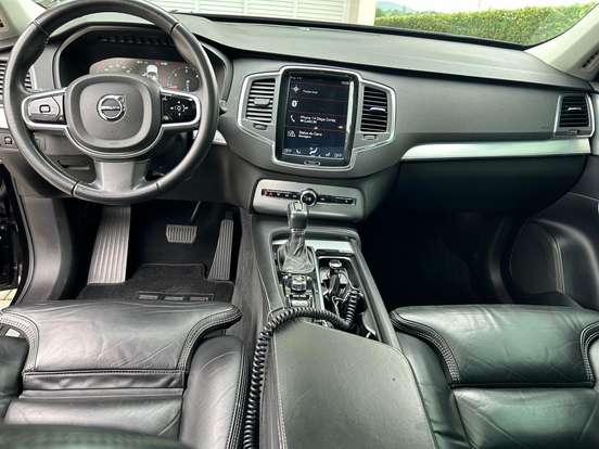 VOLVO-XC90-2018